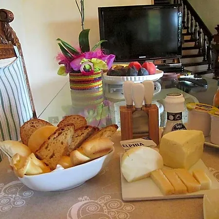 Alojamento de Acomodação e Pequeno-almoço A Casa Di Angela Carbonia